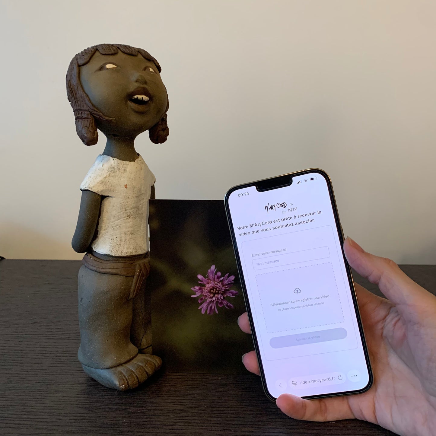 Carte M’AryCard avec video - NFC - design Zoe Amat