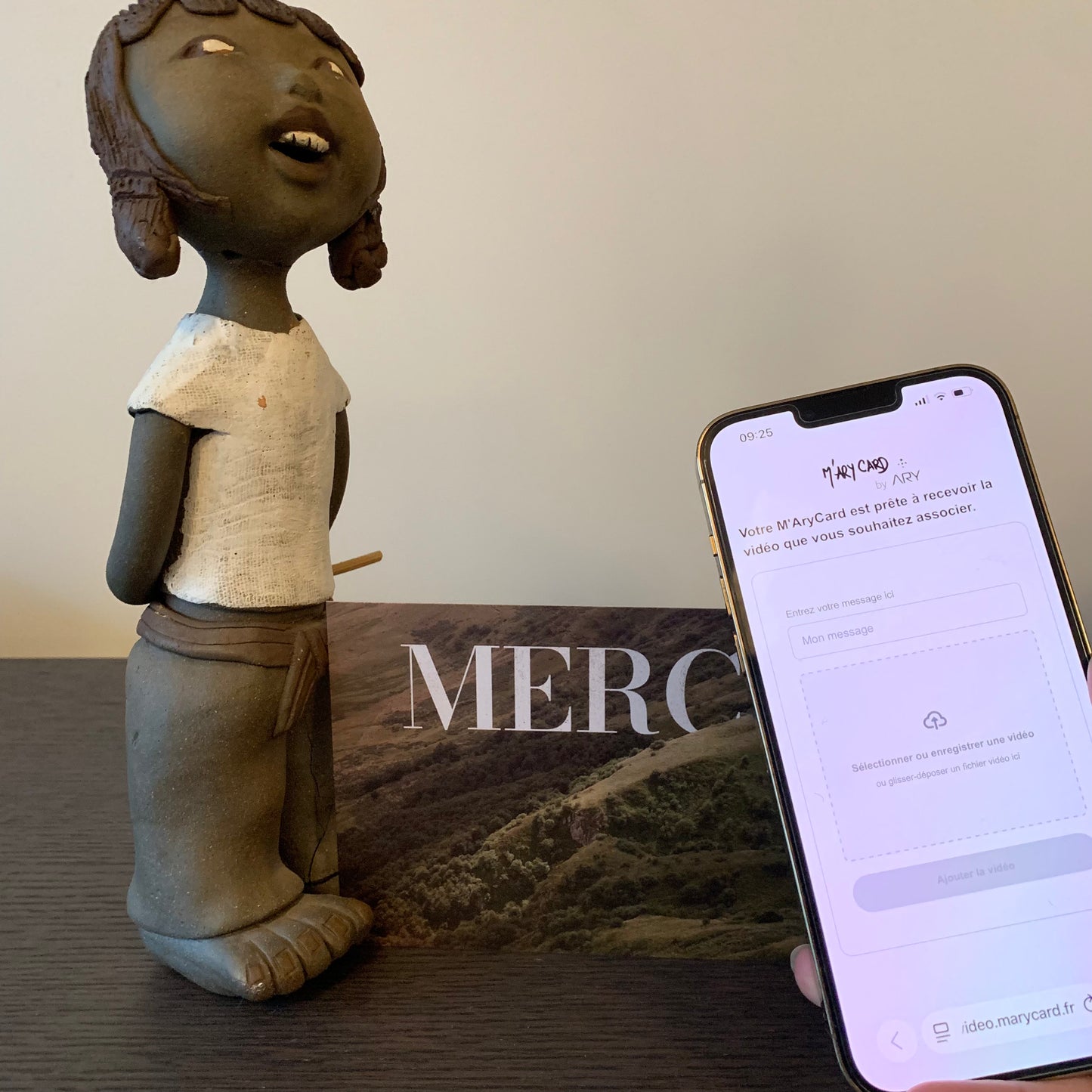 Carte Remerciement M’AryCard avec video - NFC - design Zoe Amat