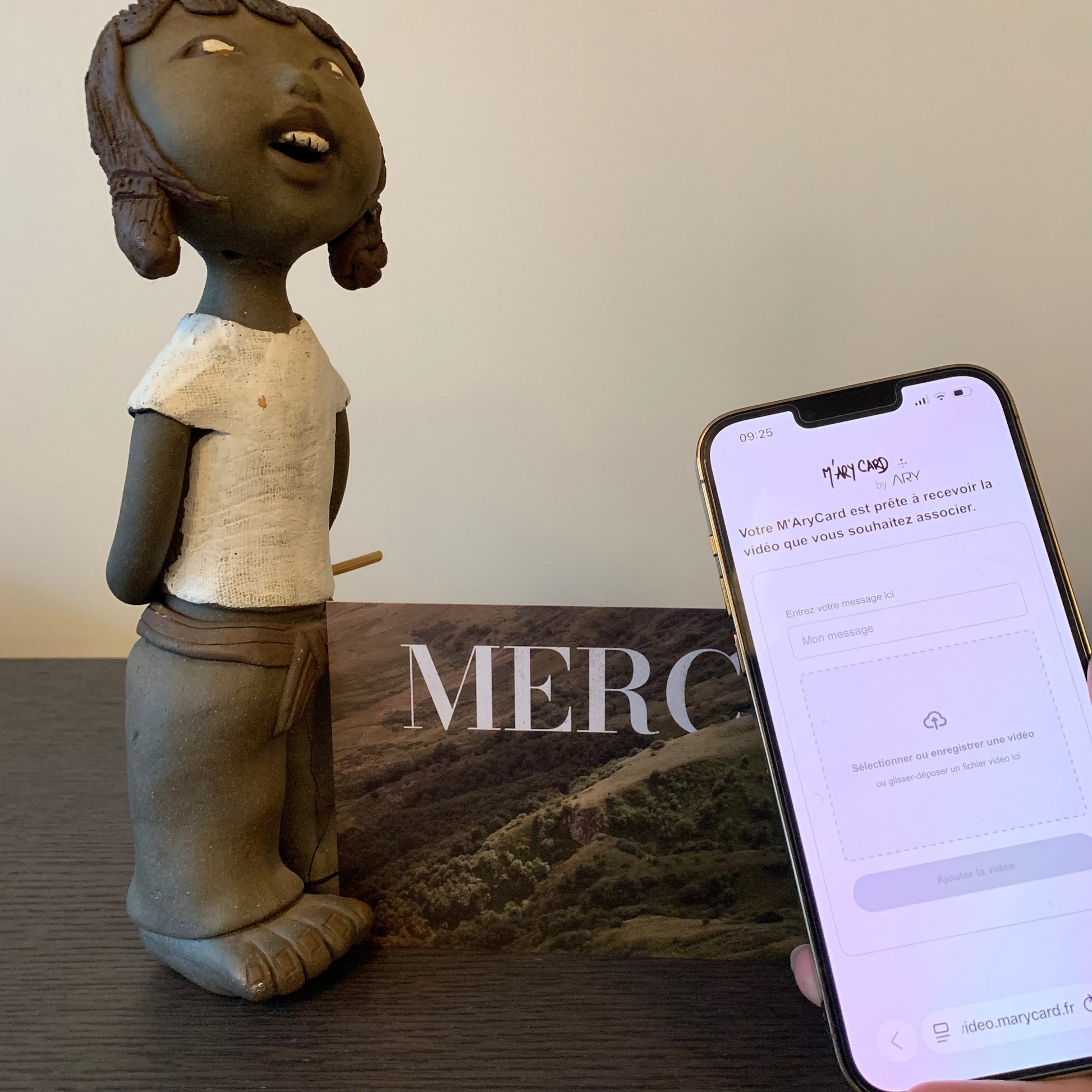 Carte Remerciement M’AryCard avec video - NFC - design Zoe Amat